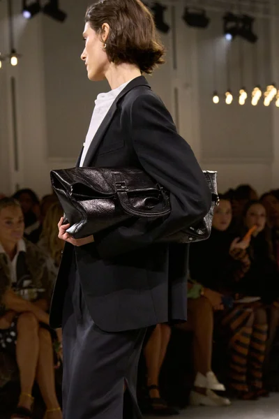 Look 21